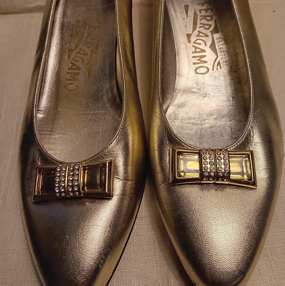Salvatore Ferragamo Metallic Gold Flats with Crystal Bow Size 8 1/2 B